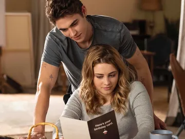 Hero Fiennes-Tiffin y Josephine Langford Hero Fiennes-Tiffin y Josephine Langford