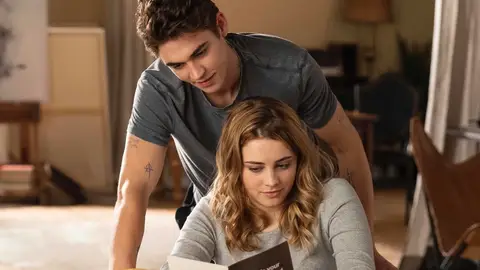 Hero Fiennes-Tiffin y Josephine Langford Hero Fiennes-Tiffin y Josephine Langford