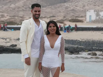 Isa Pantoja y Asraf Beno en la boda de Anabel Pantoja Isa Pantoja y Asraf Beno en la boda de Anabel Pantoja