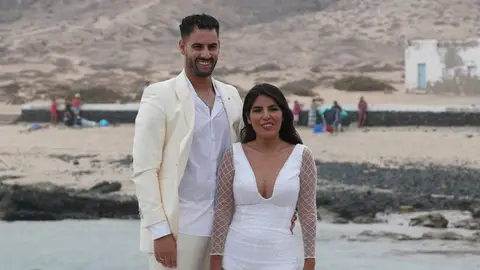 Isa Pantoja y Asraf Beno en la boda de Anabel Pantoja Isa Pantoja y Asraf Beno en la boda de Anabel Pantoja