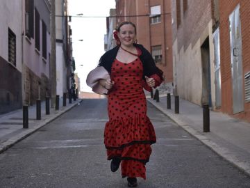 Charlotte Sullivan, la británica que correrá el Maratón de Londres vestida de flamenca por una causa solidaria