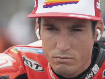 Aleix Espargaró explota: "El circuito de Austin no es seguro, luego vendrán los lloros y los minutos de silencio" Aleix Espargaró explota: "El circuito de Austin no es seguro, luego vendrán los lloros y los minutos de silencio"
