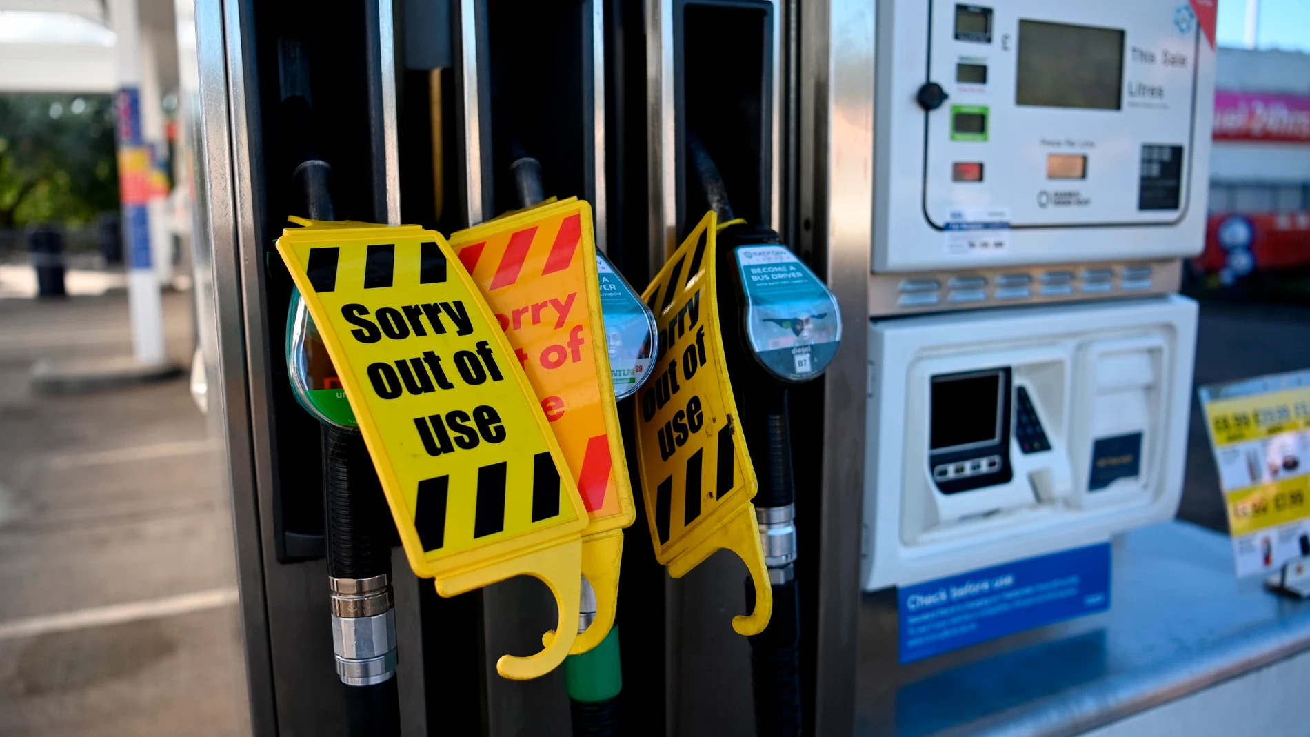 El Gobierno británico desplegará a partir del lunes 200 militares para distribuir gasolina