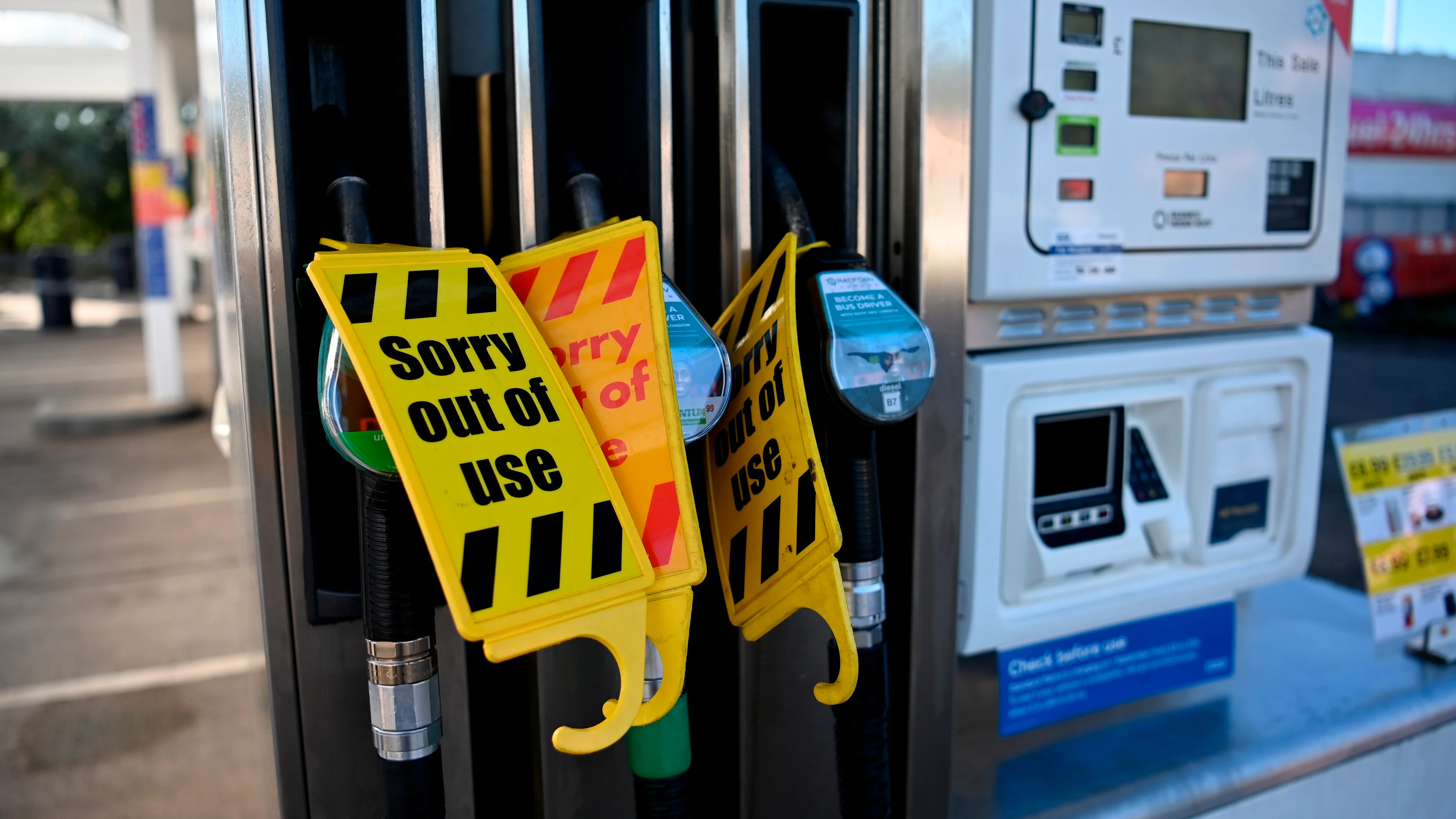 El Gobierno británico desplegará a partir del lunes 200 militares para distribuir gasolina El Gobierno británico desplegará a partir del lunes 200 militares para distribuir gasolina