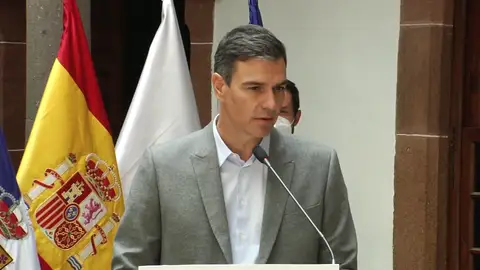 Pedro Sánchez anuncia 200 millones en ayudas para afectados del volcán de La Palma Pedro Sánchez anuncia 200 millones en ayudas para afectados del volcán de La Palma
