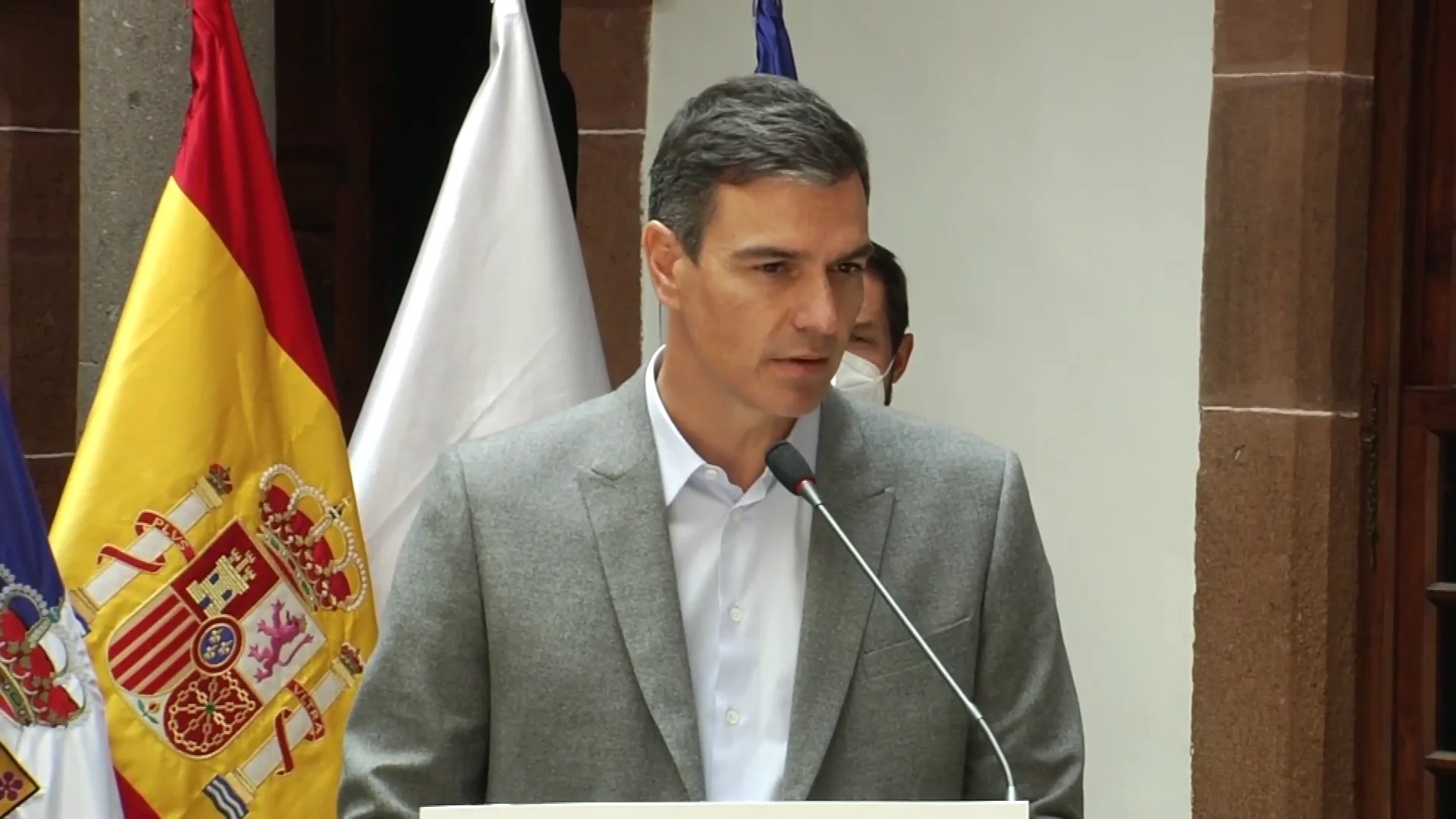 Pedro S&aacute;nchez anuncia 200 millones en ayudas para afectados del volc&aacute;n de La Palma