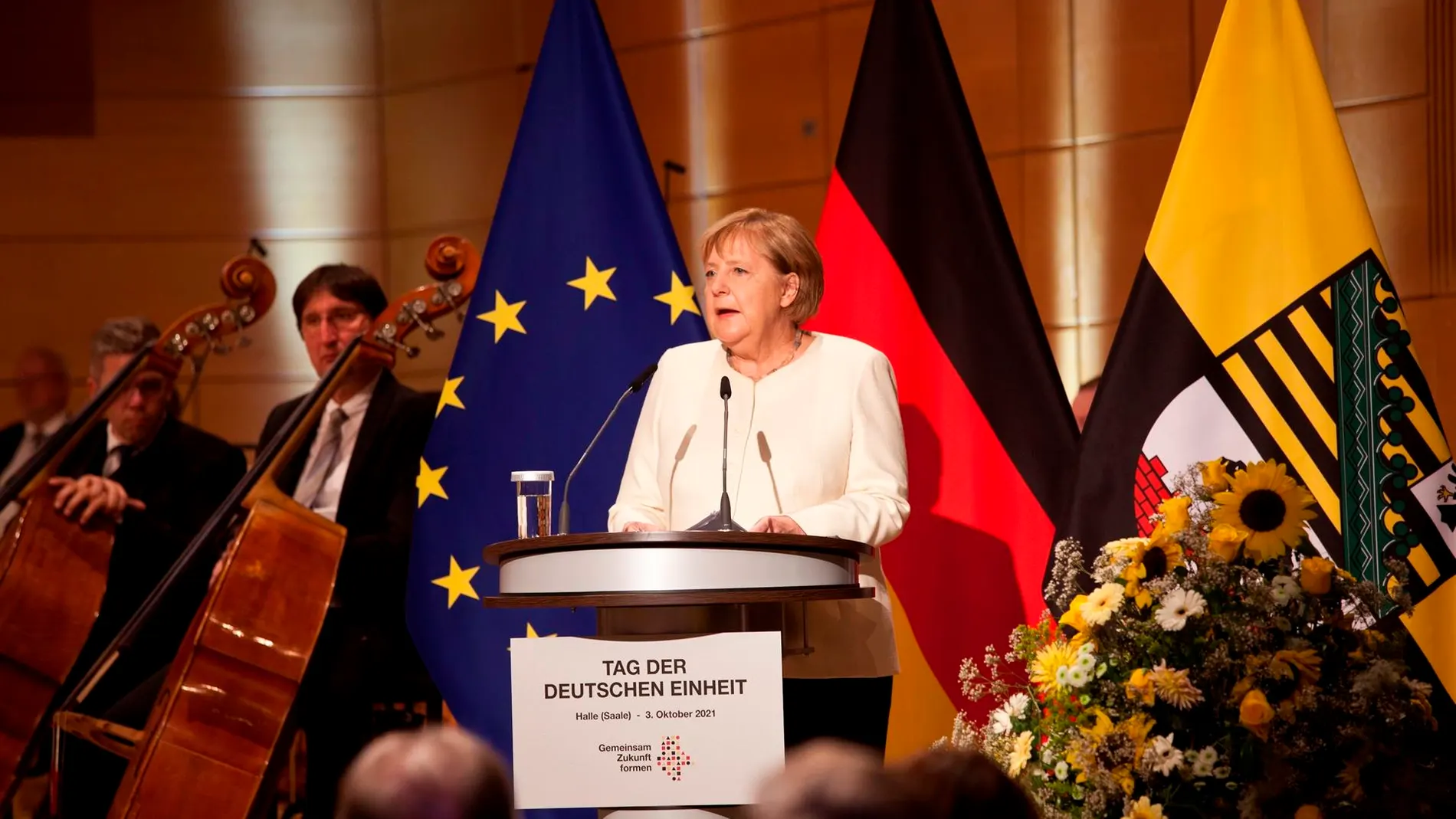 Angela Merkel: "La democracia hay que protegerla, es algo por lo que trabajar cada día"
