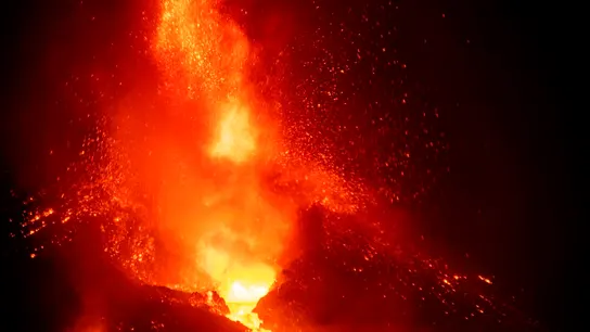 Caída de una parte del cono del volcán de Cumbre Vieja Caída de una parte del cono del volcán de Cumbre Vieja