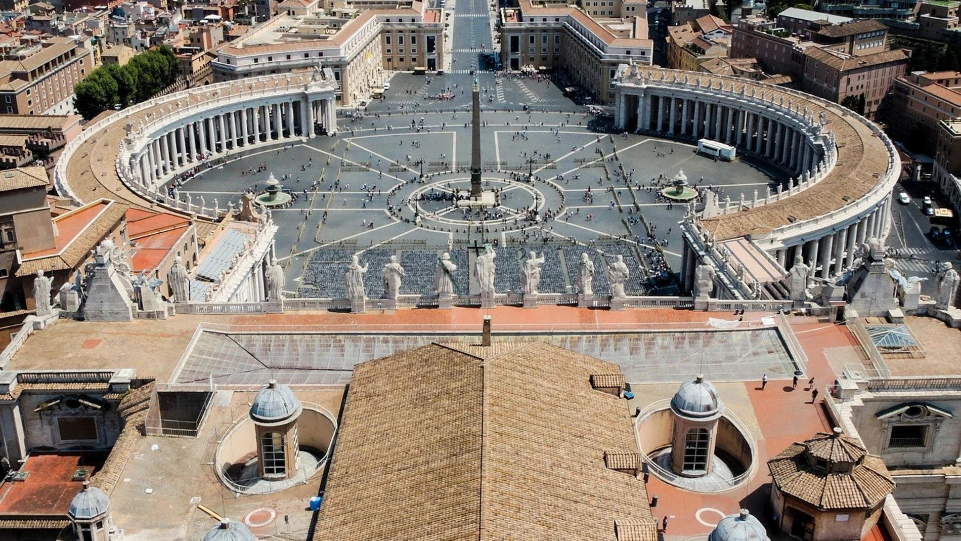 El Vaticano suspende a tres guardias suizos por no tener las dos dosis de la vacuna del coronavirus El Vaticano suspende a tres guardias suizos por no tener las dos dosis de la vacuna del coronavirus