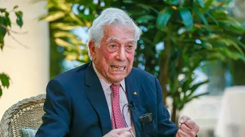 Mario Vargas Llosa aparece en los 'Papeles de Pandora' por gestionar sus derechos de autor a través de una sociedad en un paraíso fiscal Mario Vargas Llosa aparece en los 'Papeles de Pandora' por gestionar sus derechos de autor a través de una sociedad en un paraíso fiscal