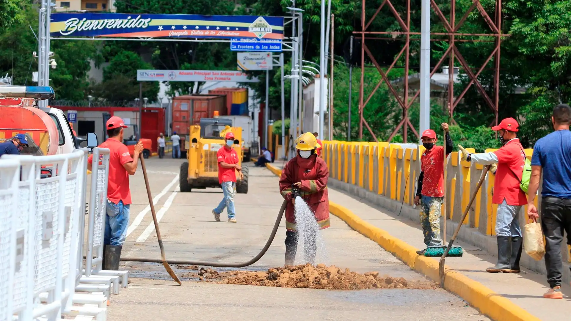 Venezuela reabre sus fronteras con Colombia dos años después Venezuela reabre sus fronteras con Colombia dos años después