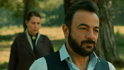 Fekeli enseña a Hünkar su lugar más especial Fekeli enseña a Hünkar su lugar más especial