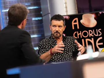 Antonio Banderas revela el actor con el que suelen confundirle: “Me pidieron un autógrafo y lo firmé” Antonio Banderas revela el actor con el que suelen confundirle: “Me pidieron un autógrafo y lo firmé”