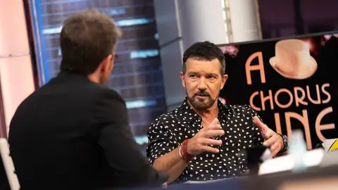 Antonio Banderas revela el actor con el que suelen confundirle: “Me pidieron un autógrafo y lo firmé” ¿LE VES EL PARECIDO?