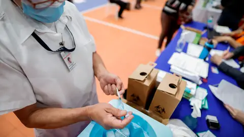 Madrid dice no a la tercera dosis de la vacuna COVID-19 Madrid dice no a la tercera dosis de la vacuna COVID-19