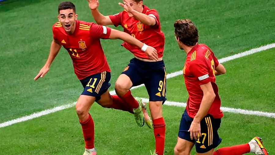 España gana a Italia con un doblete de Ferran Torres y se mete en la final de la Nations League España gana a Italia con un doblete de Ferran Torres y se mete en la final de la Nations League