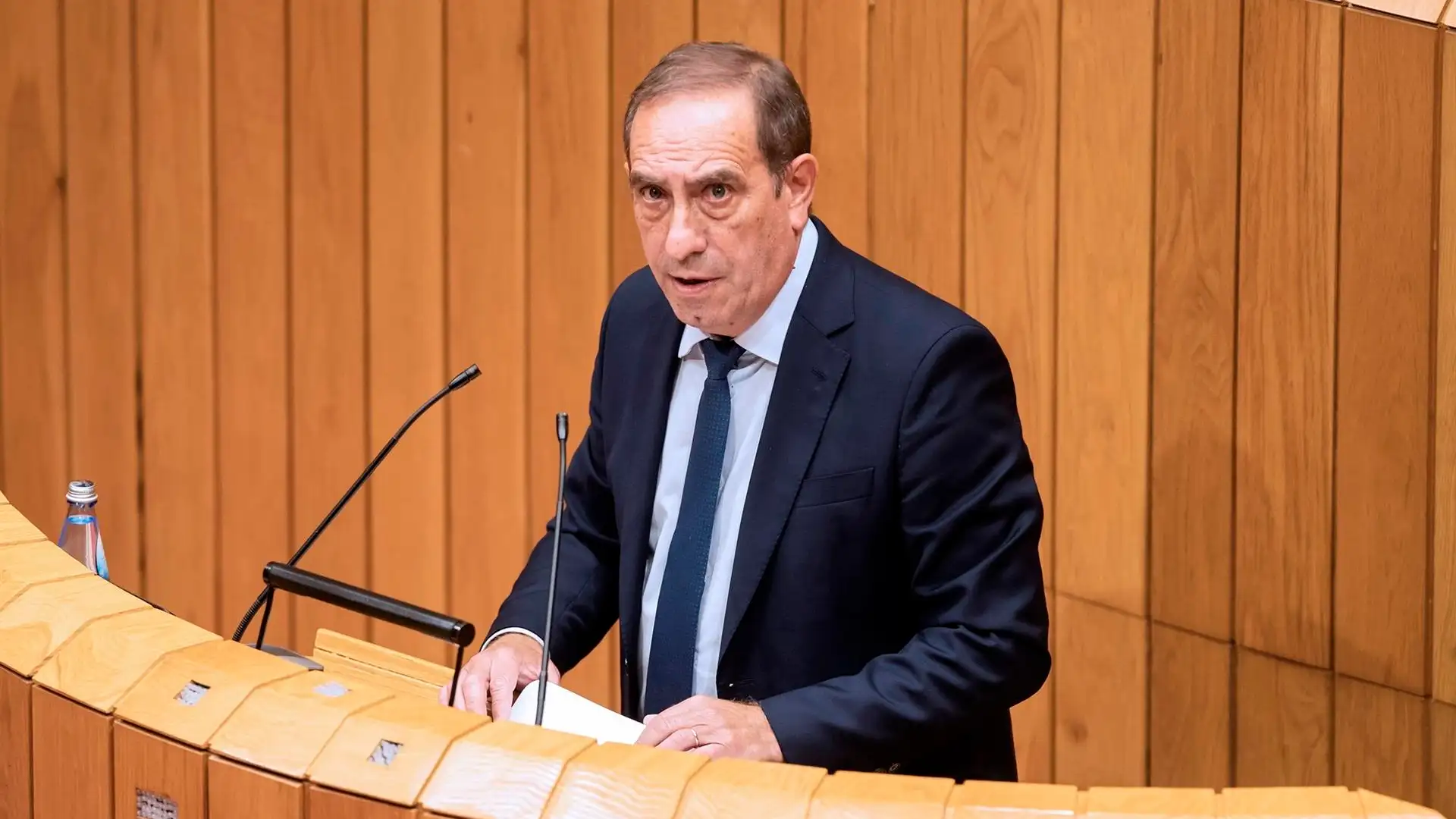 Muere de forma repentina el conselleiro de Hacienda en la Xunta, Valeriano Martínez, mientras trabajaba Muere de forma repentina el conselleiro de Hacienda en la Xunta, Valeriano Martínez, mientras trabajaba