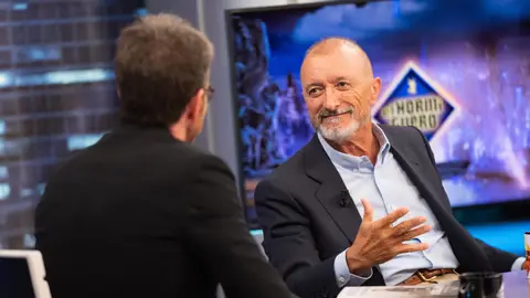 Arturo Pérez-Reverte, sobre las redes sociales: "Están dejando gente inocentemente analfabeta en manos de fanáticos" Arturo Pérez-Reverte, sobre las redes sociales: "Están dejando gente inocentemente analfabeta en manos de fanáticos"