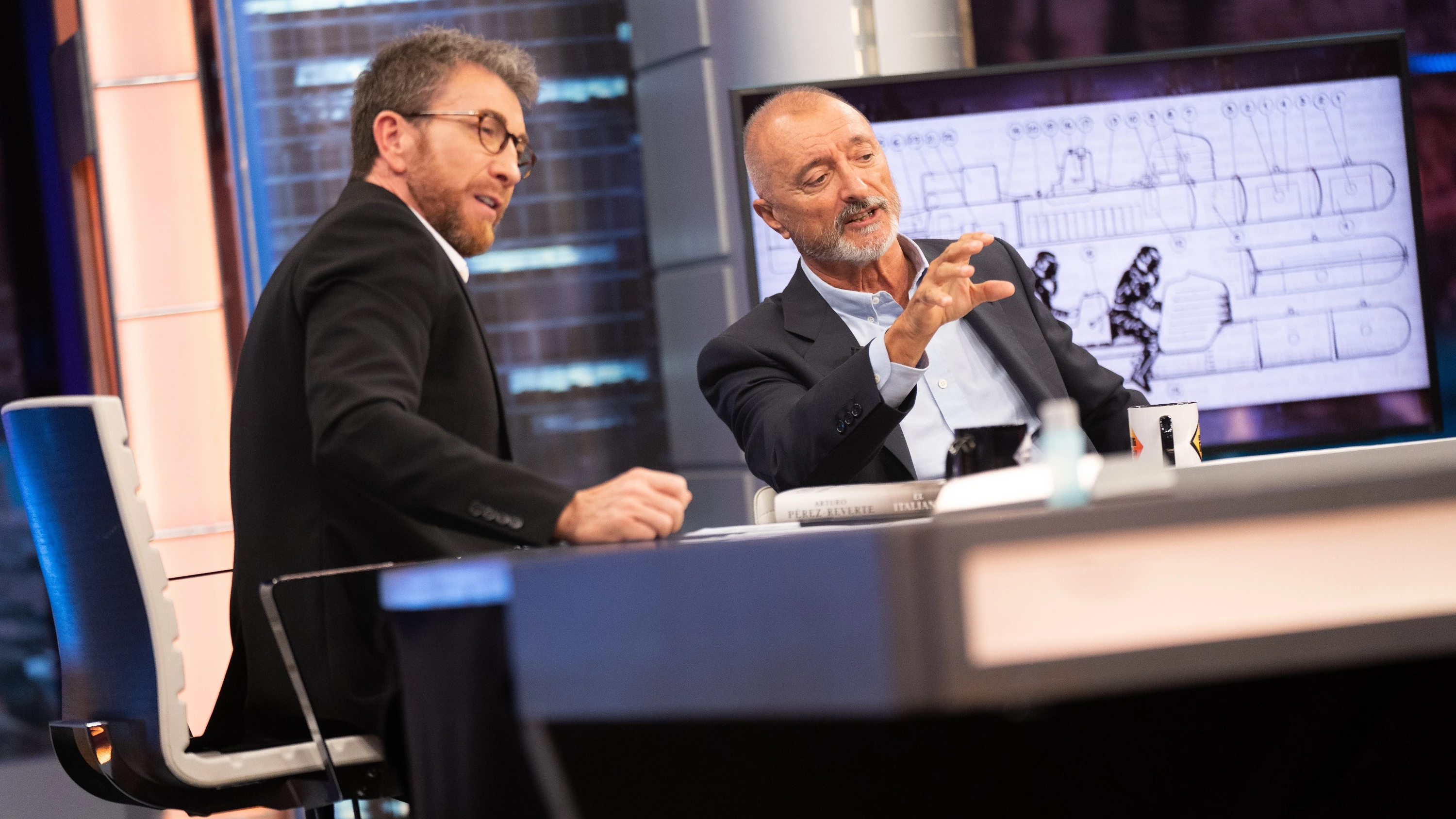 La percepción de Arturo Pérez-Reverte sobre el enemigo: “Es incluso educativo” Sobre héroes y enemigos