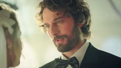 Birkan Sokullu, Han en 'Inocentes', ha celebrado su 36 cumpleaños junto a su actual pareja Así lo ha compartido el actor