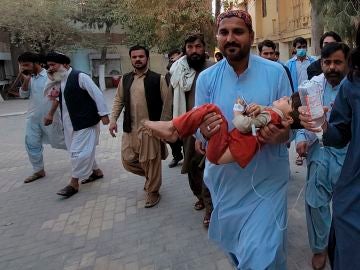 Al menos 20 muertos en un terremoto en Pakistán.