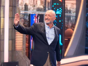 Arturo Pérez-Reverte compara al lenguaje con una planta: "Soy antiinclusivo radical en defensa propia" Arturo Pérez-Reverte compara al lenguaje con una planta: "Soy antiinclusivo radical en defensa propia"