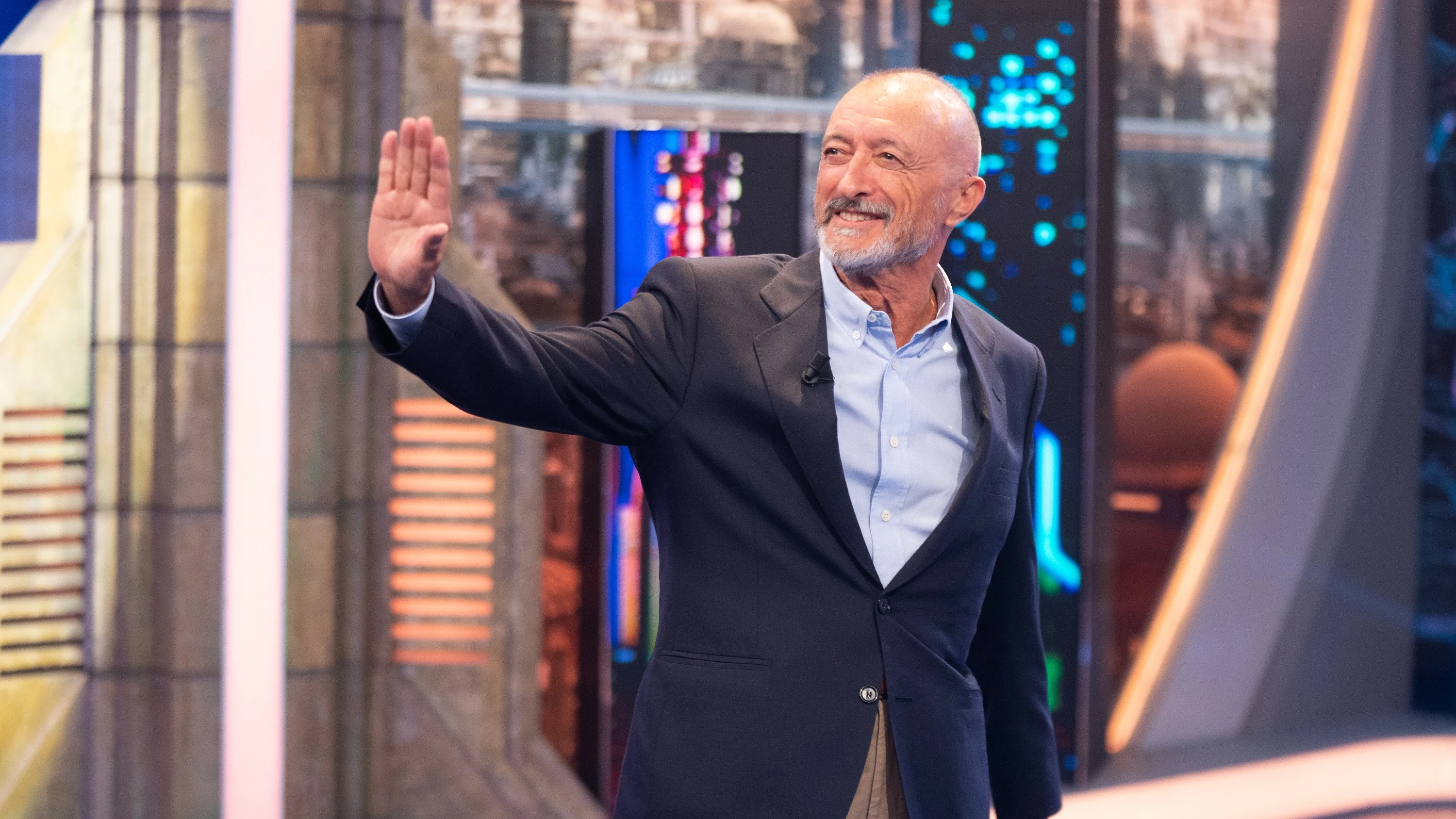 Arturo Pérez-Reverte compara al lenguaje con una planta: "Soy antiinclusivo radical en defensa propia" Arturo Pérez-Reverte compara al lenguaje con una planta: "Soy antiinclusivo radical en defensa propia"