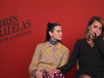 Las "cariñosas" broncas de Almodóvar a Penélope Cruz y Milena Smit, protagonistas de 'Madres paralelas'