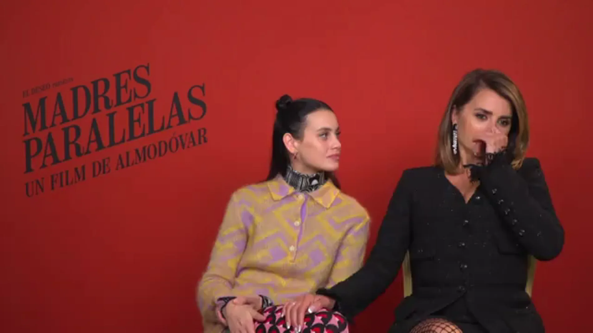 Las "cariñosas" broncas de Almodóvar a Penélope Cruz y Milena Smit, protagonistas de 'Madres paralelas'