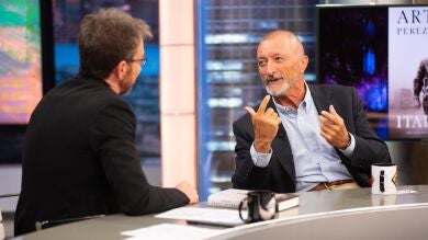 Arturo Pérez-Reverte analiza a los líderes políticos actuales: “Pedro Sánchez es inmune a las hemerotecas”