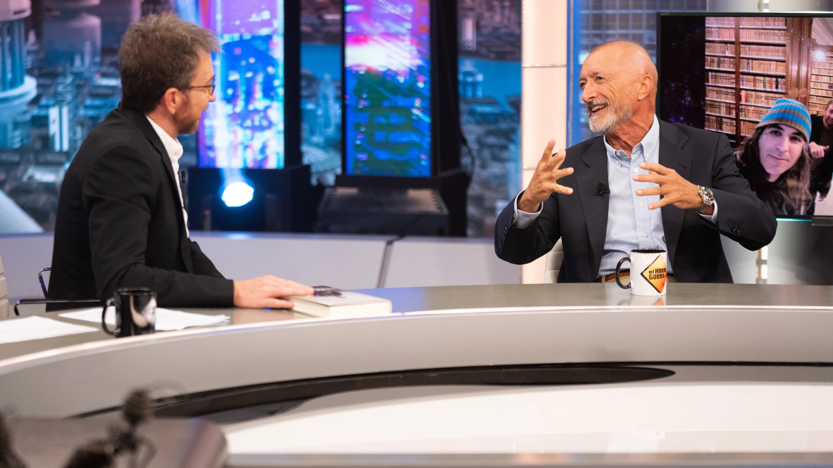 Arturo Pérez-Reverte se moja con el último éxito de James Bond: “Es un moñas” Crítica al personaje de ficción