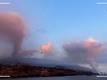 Lava del volcán de La Palma camino hacia el mar