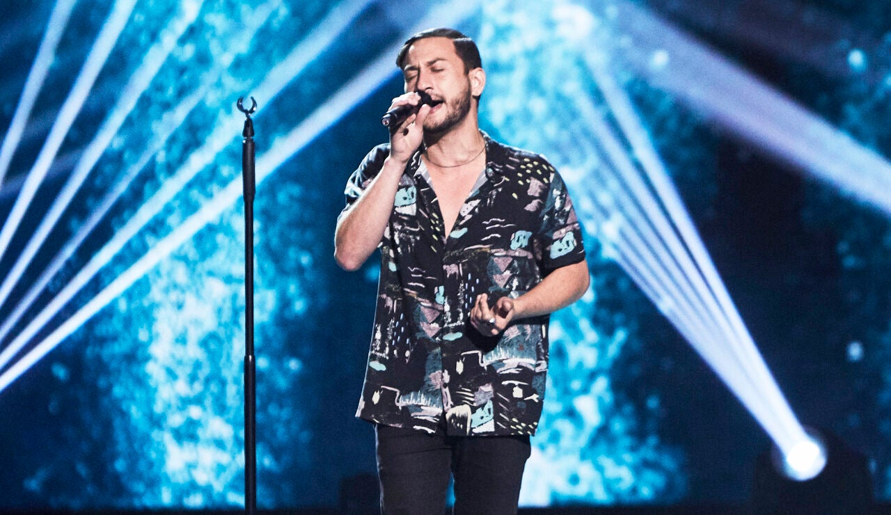 Óscar Ettedgui canta ‘Back to black’ en las Audiciones a ciegas de ‘La Voz’