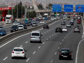 300 mil coches sin etiqueta ambiental se quedarán sin poder circular por Madrid el 1 de enero: qué opciones tienen sus dueños 300 mil coches sin etiqueta ambiental se quedarán sin poder circular por Madrid el 1 de enero: qué opciones tienen sus dueños