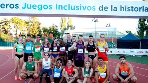 Foto de familia de los Juegos Inclusivos Foto de familia de los Juegos Inclusivos