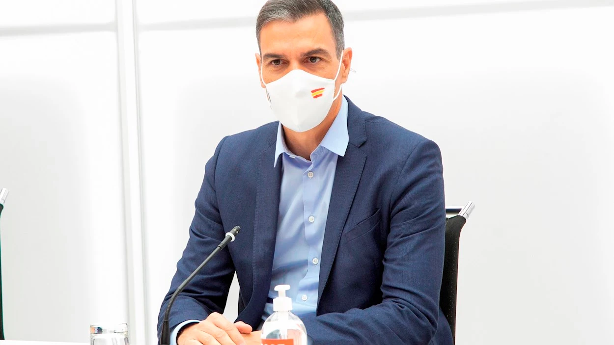 El presidente del gobierno y secretario general del PSOE, Pedro S&aacute;nchez, durante la reuni&oacute;n de la Comisi&oacute;n Ejecutiva Federal del PSOE, el &uacute;ltimo antes de la celebraci&oacute;n, el pr&oacute;ximo fin de semana en Valencia, del 40 Congreso del partido, esta ma&ntilde;ana en la sede socialista de la calle Ferraz