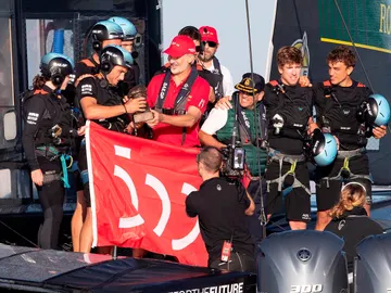 Felipe VI en la salida del Sail GP de Cádiz Felipe VI en la salida del Sail GP de Cádiz