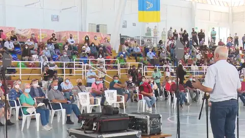 Charlas tranquilizadoras a los vecinos de la Palma Charlas tranquilizadoras a los vecinos de la Palma