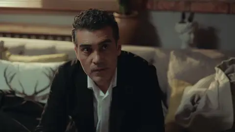 Volkan no puede contener la rabia contra Mert 'Infiel'