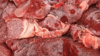 El peligro de descongelar la comida a temperatura ambiente
