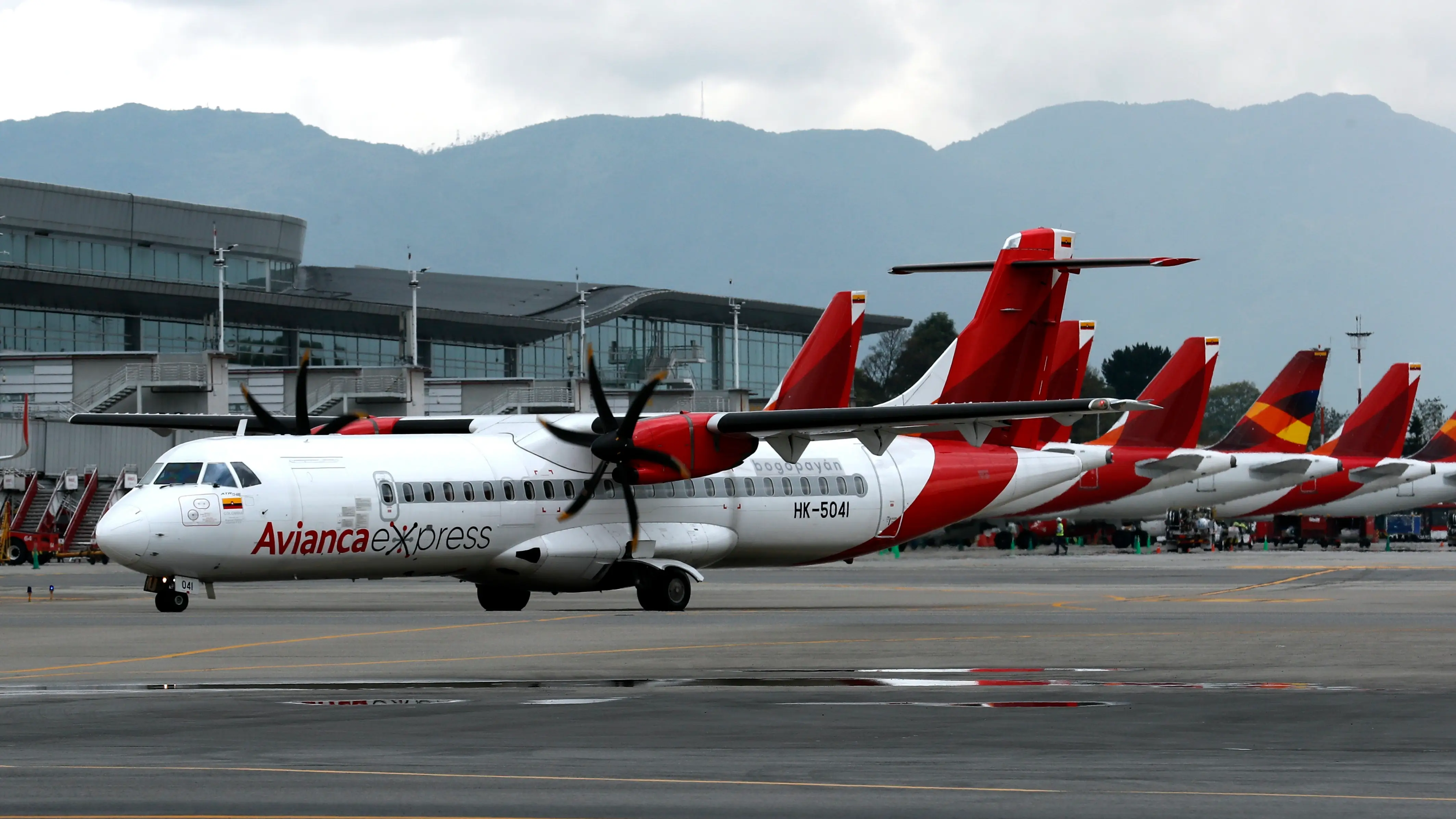 Aviones en una estación Aviones en una estación