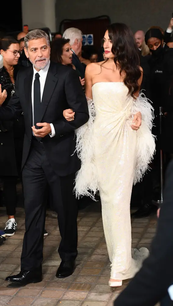 George y Amal Clooney en la alfombra roja del Festival de Cine de Londres