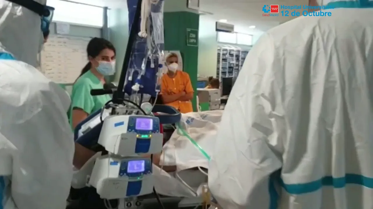 Una paciente embarazada y con coronavirus se recupera tras ser conectada a un pulmón artificial y da a luz a una niña Una paciente embarazada y con coronavirus se recupera tras ser conectada a un pulmón artificial y da a luz a una niña