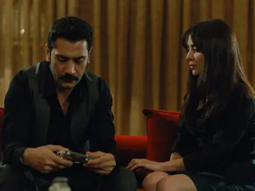 La prueba de amor más sincera: Yilmaz deja su arma por petición de Müjgan La prueba de amor más sincera: Yilmaz deja su arma por petición de Müjgan