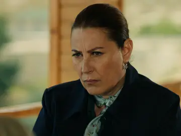 Fekeli a Hünkar: “Tienes que convencer a tu hijo para que deje su arma” Fekeli a Hünkar: “Tienes que convencer a tu hijo para que deje su arma”