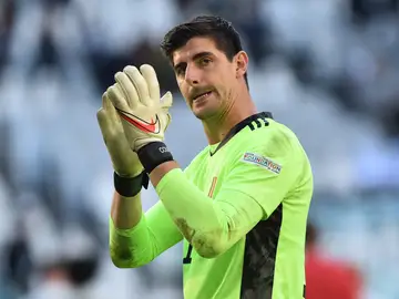 Courtois estalla contra la UEFA y la FIFA: "No somos robots, nos vamos a lesionar. Sólo se preocupan por sus bolsillos" Courtois estalla contra la UEFA y la FIFA: "No somos robots, nos vamos a lesionar. Sólo se preocupan por sus bolsillos"