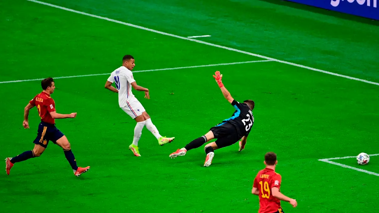 Clamor en la prensa española contra el gol de Kylian Mbappé a España: "Se están cargando el fútbol" Clamor en la prensa española contra el gol de Kylian Mbappé a España: "Se están cargando el fútbol"