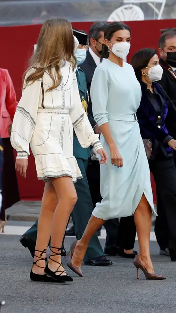 La infanta Sofía y la reina Letizia en el Día de la Hispanidad de 2021 La infanta Sofía y la reina Letizia en el Día de la Hispanidad de 2021