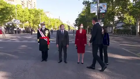 Frío saludo de Pedro Sánchez e Isabel Díaz Ayuso Frío saludo de Pedro Sánchez e Isabel Díaz Ayuso