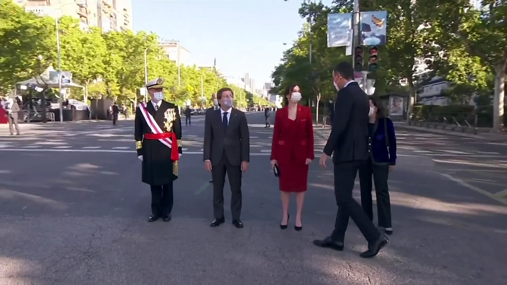 Frío saludo de Pedro Sánchez e Isabel Díaz Ayuso Frío saludo de Pedro Sánchez e Isabel Díaz Ayuso